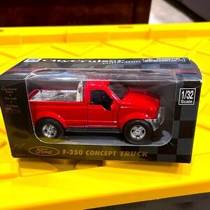 NIB New Ray City Cruiser Collection Ford F-350 Concept Truck Vibrant Red 1:32